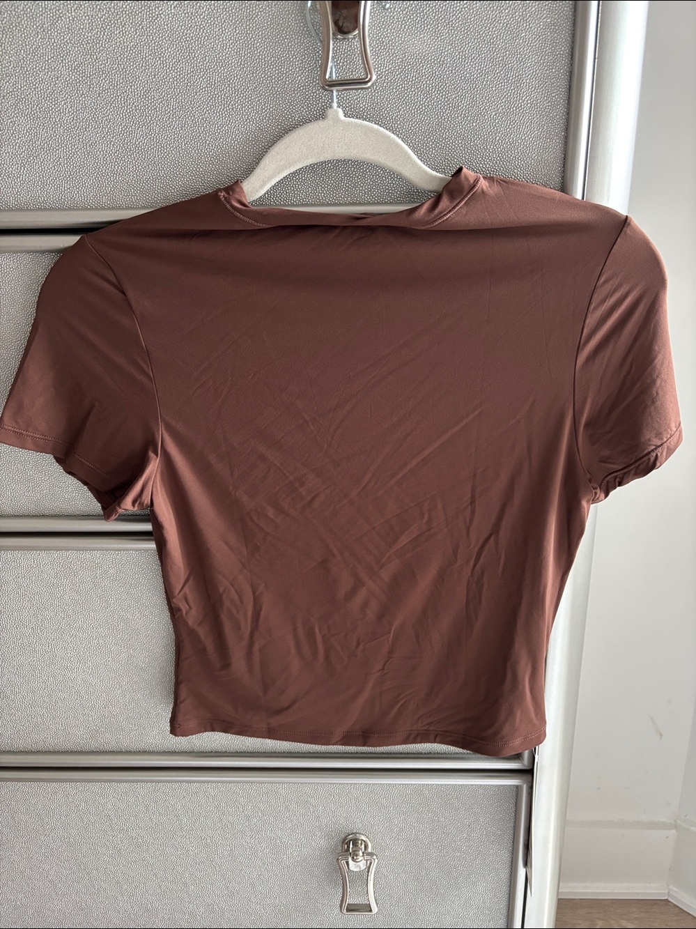 Alo Yoga Short Sleeve crop top Size  Large with stretch Brand New